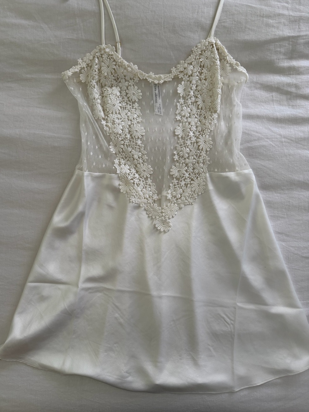 Flora Nikrooz Showstopper Charmeuse Chemise - Ivory - Size M